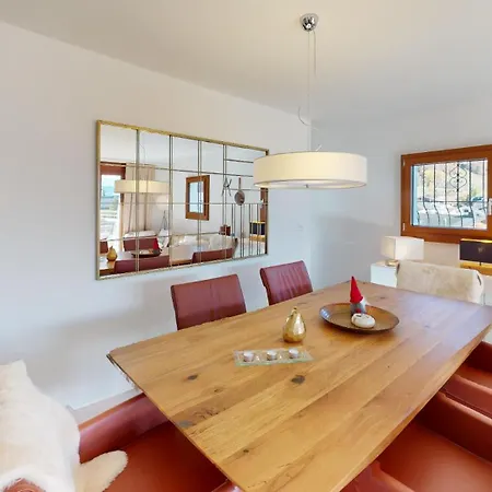 Chalet-style Maisonette With Mountain View *