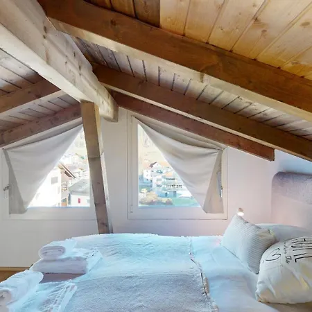 Chalet-style Maisonette With Mountain View Lenz