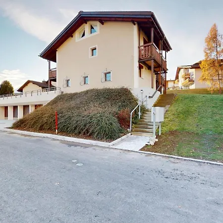 Chalet-style Maisonette With Mountain View